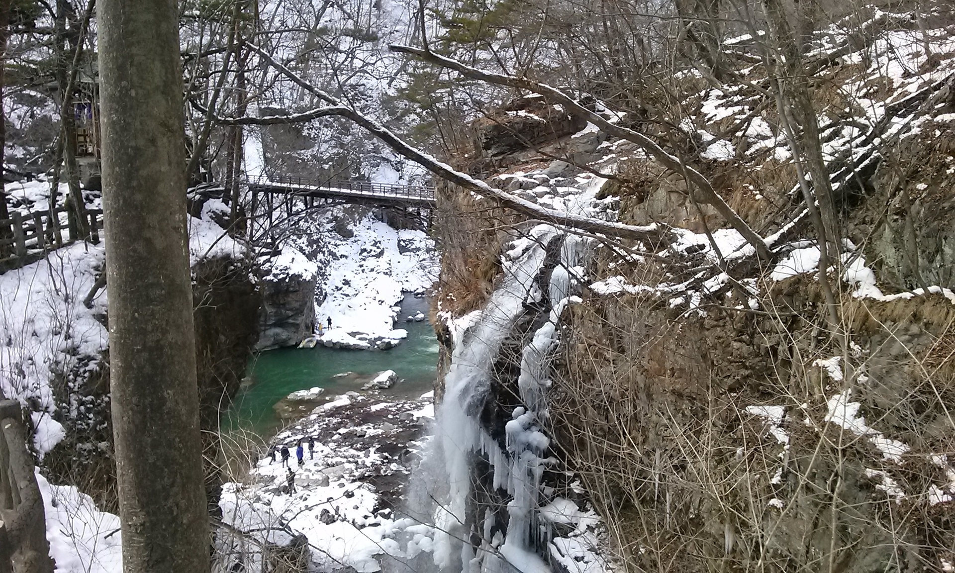 冬の龍王峡散策の旅 おすすめ一人旅の宿 R